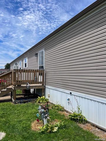 321 Prairie Circle, Carleton, MI 48117