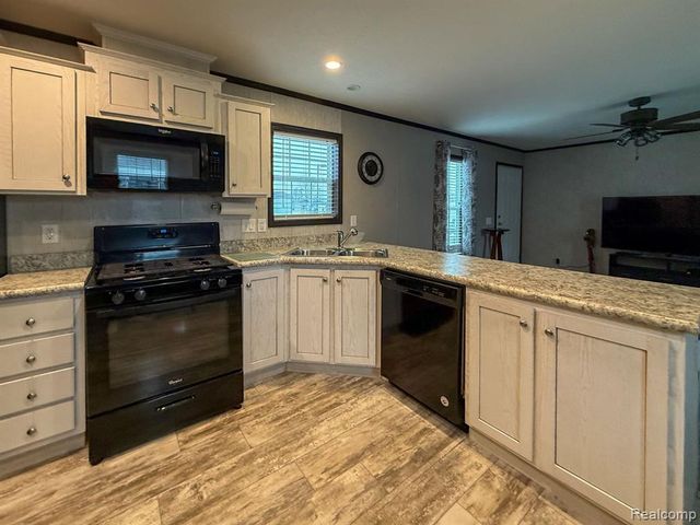 321 Prairie Circle, Carleton, MI 48117