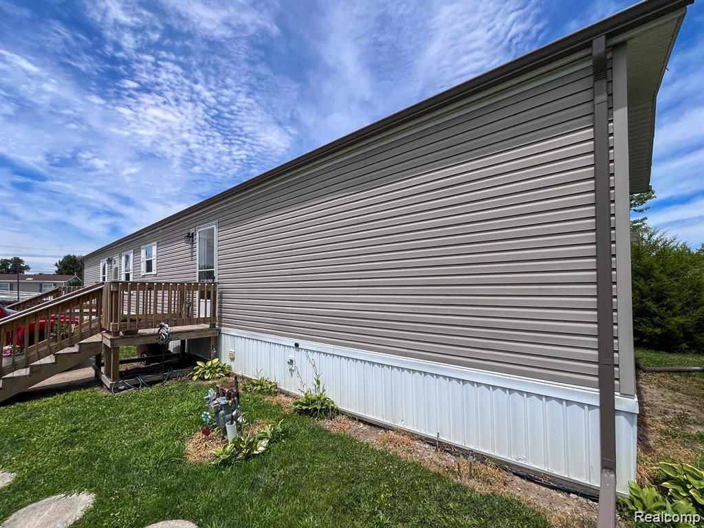 321 Prairie Circle, Carleton, MI 48117