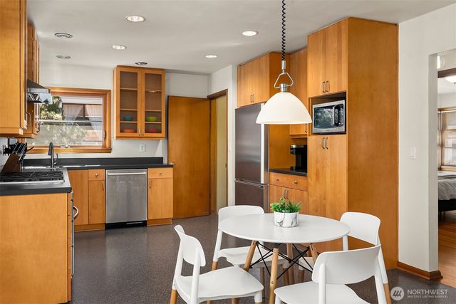 1821 N 47th Street, Seattle, WA 98103