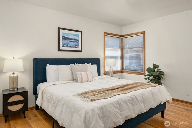 1821 N 47th Street, Seattle, WA 98103