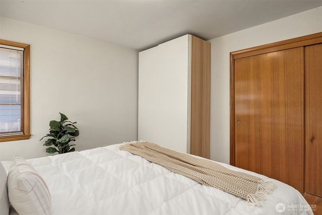 1821 N 47th Street, Seattle, WA 98103