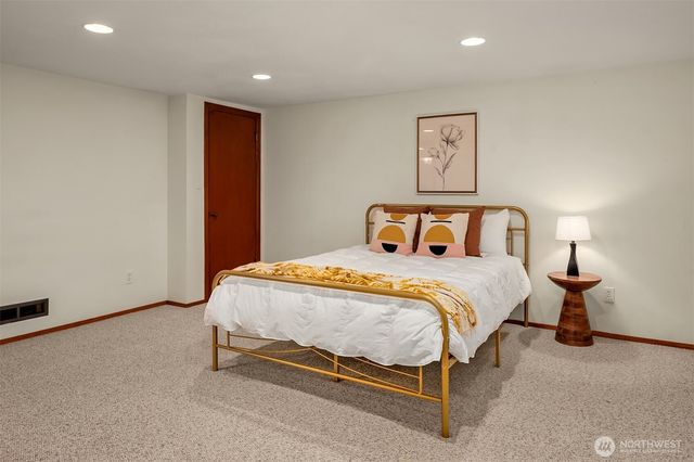 1821 N 47th Street, Seattle, WA 98103