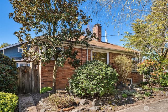 1821 N 47th Street, Seattle, WA 98103