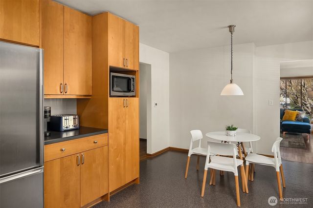 1821 N 47th Street, Seattle, WA 98103