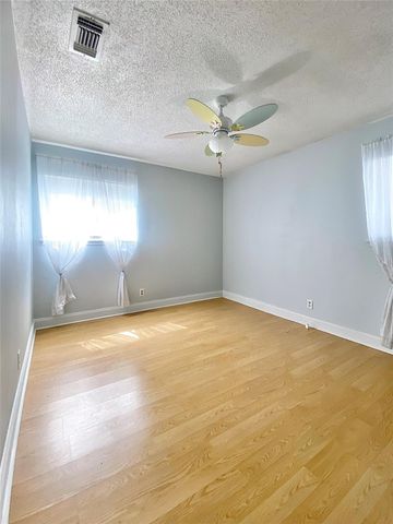 8602 Colonial DR, Austin, TX 78758