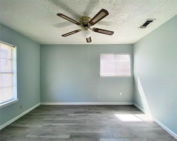 8602 Colonial DR, Austin, TX 78758