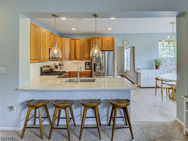 3 Pony Ln, Raritan Twp., NJ 08822