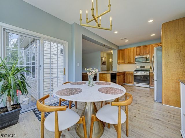 3 Pony Ln, Raritan Twp., NJ 08822