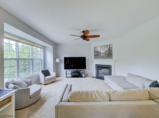 3 Pony Ln, Raritan Twp., NJ 08822