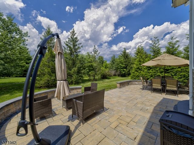 3 Pony Ln, Raritan Twp., NJ 08822