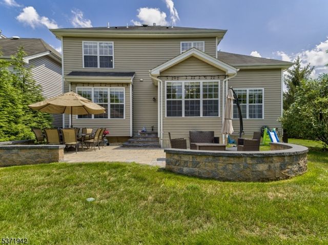 3 Pony Ln, Raritan Twp., NJ 08822