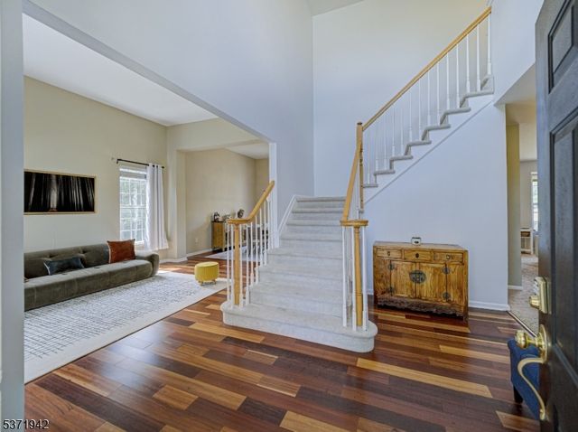 3 Pony Ln, Raritan Twp., NJ 08822