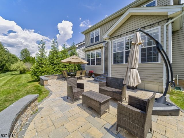 3 Pony Ln, Raritan Twp., NJ 08822