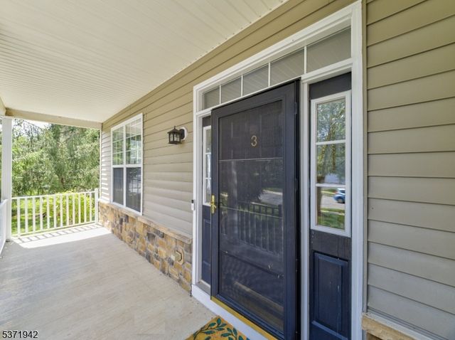 3 Pony Ln, Raritan Twp., NJ 08822