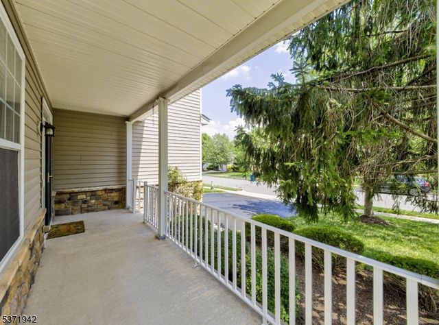 3 Pony Ln, Raritan Twp., NJ 08822