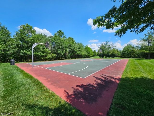 3 Pony Ln, Raritan Twp., NJ 08822