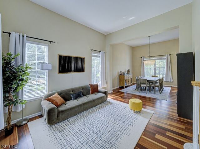 3 Pony Ln, Raritan Twp., NJ 08822