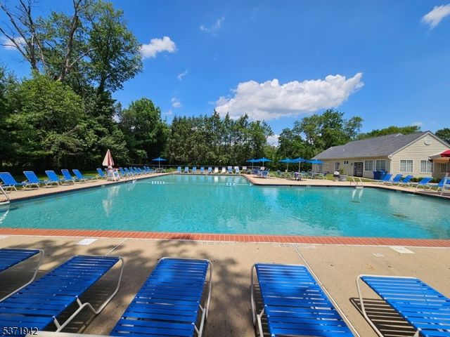 3 Pony Ln, Raritan Twp., NJ 08822