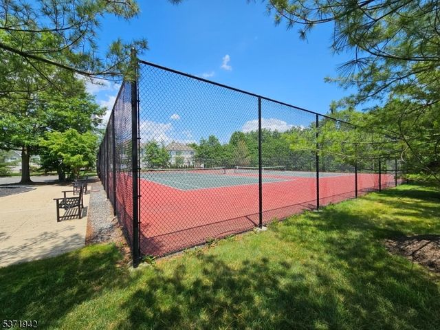 3 Pony Ln, Raritan Twp., NJ 08822