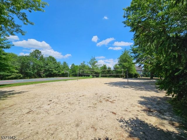 3 Pony Ln, Raritan Twp., NJ 08822