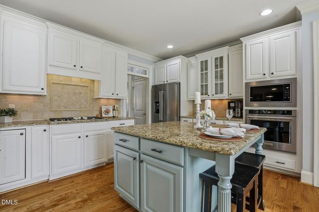 525 Wanderview Lane, Holly Springs, NC 27540