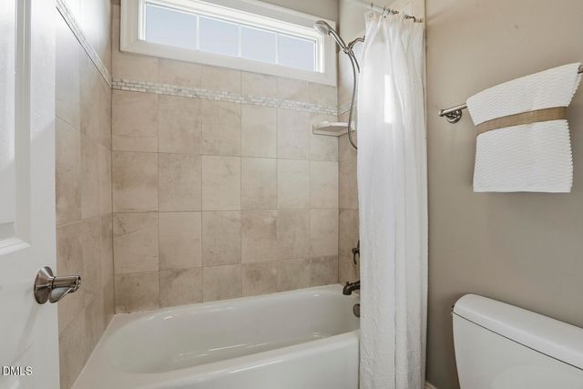 525 Wanderview Lane, Holly Springs, NC 27540