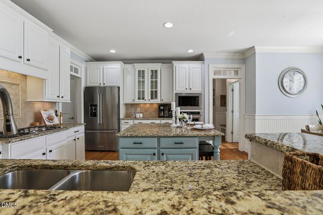 525 Wanderview Lane, Holly Springs, NC 27540