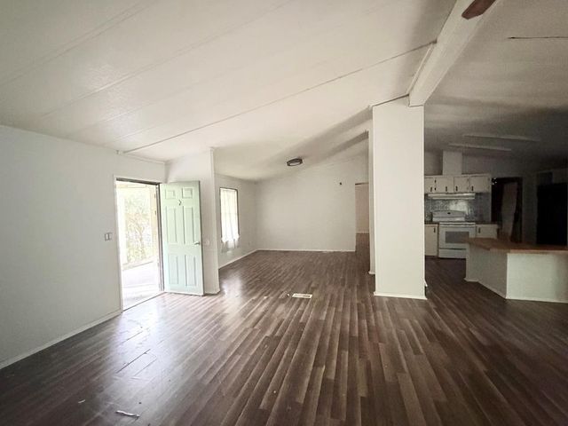 86 E Whippoorwill, Trinity, TX 75862