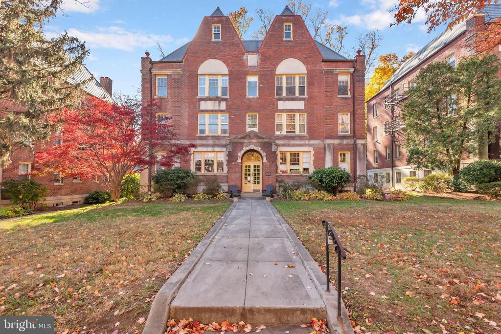 3020 PORTER ST NW #103, Washington, DC 20008