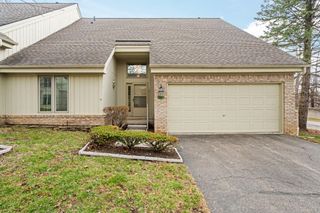 36482 Lochdale, Farmington Hills, MI 48335