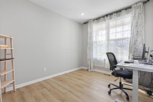 121 E Wind Road, Delaware, OH 43015