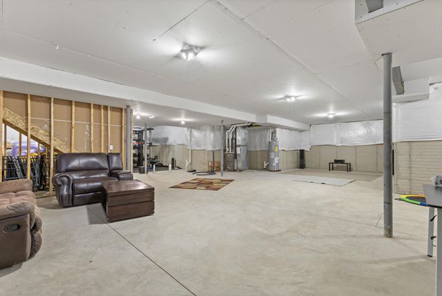 121 E Wind Road, Delaware, OH 43015