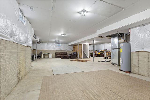 121 E Wind Road, Delaware, OH 43015