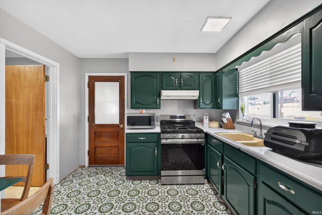 1526 25th Street, Bedford, IN 47421