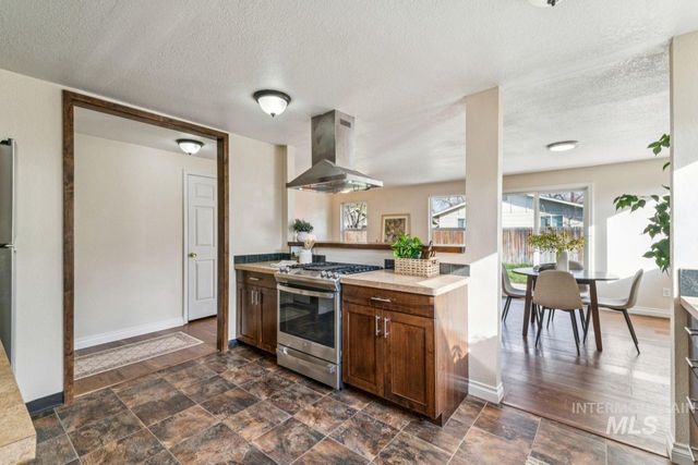 7124 W Lamplighter St, Boise, ID 83714