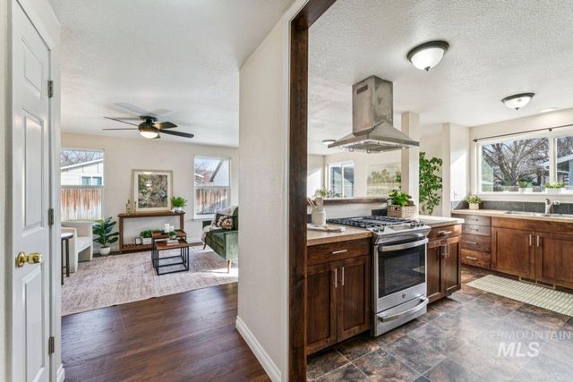 7124 W Lamplighter St, Boise, ID 83714