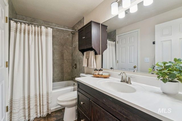 7124 W Lamplighter St, Boise, ID 83714