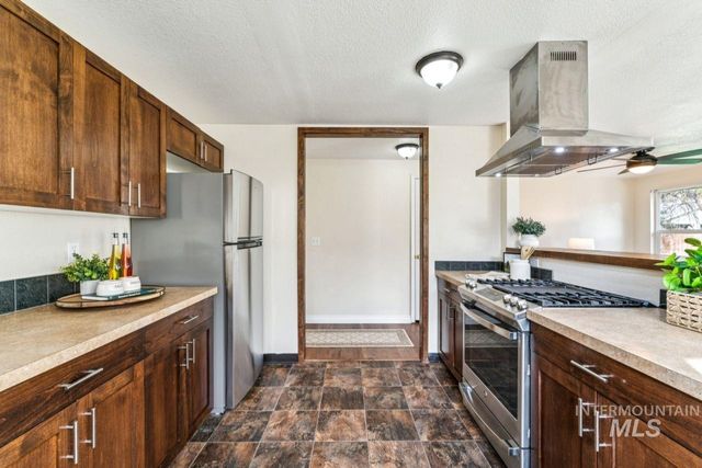 7124 W Lamplighter St, Boise, ID 83714