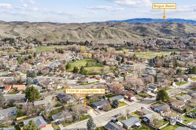 7124 W Lamplighter St, Boise, ID 83714