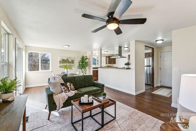 7124 W Lamplighter St, Boise, ID 83714