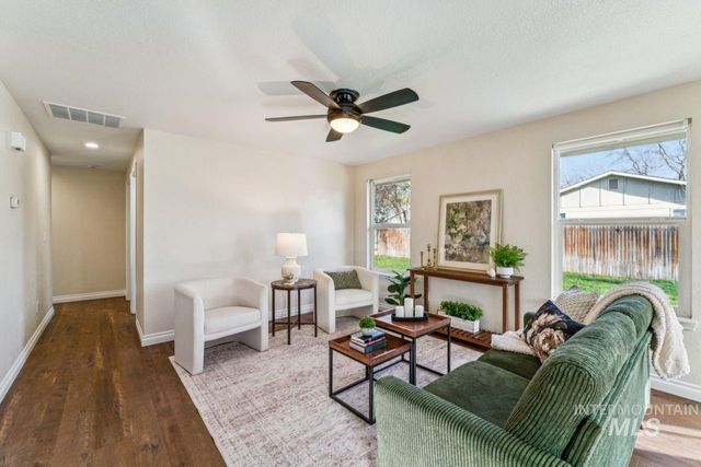 7124 W Lamplighter St, Boise, ID 83714