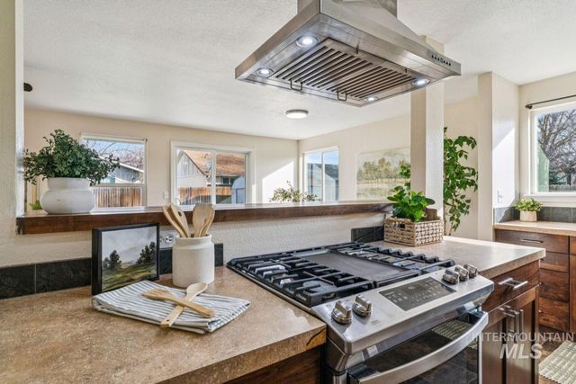 7124 W Lamplighter St, Boise, ID 83714