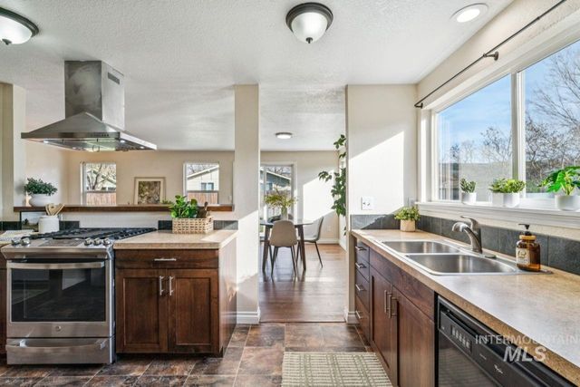 7124 W Lamplighter St, Boise, ID 83714