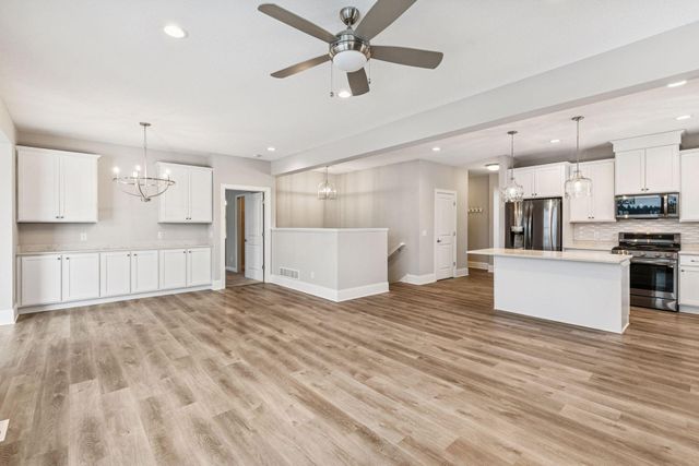 17975 Greenwich Way, Lakeville, MN 55044