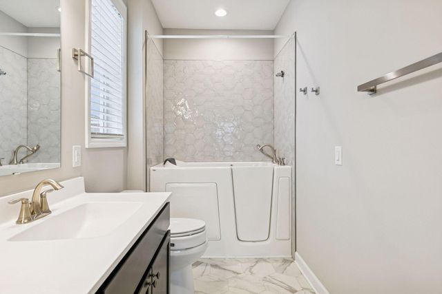 17975 Greenwich Way, Lakeville, MN 55044