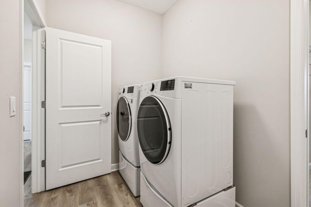 17975 Greenwich Way, Lakeville, MN 55044