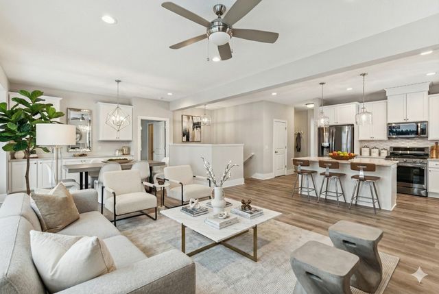 17975 Greenwich Way, Lakeville, MN 55044