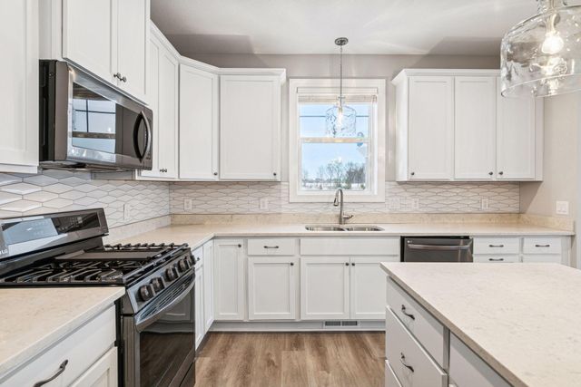 17975 Greenwich Way, Lakeville, MN 55044