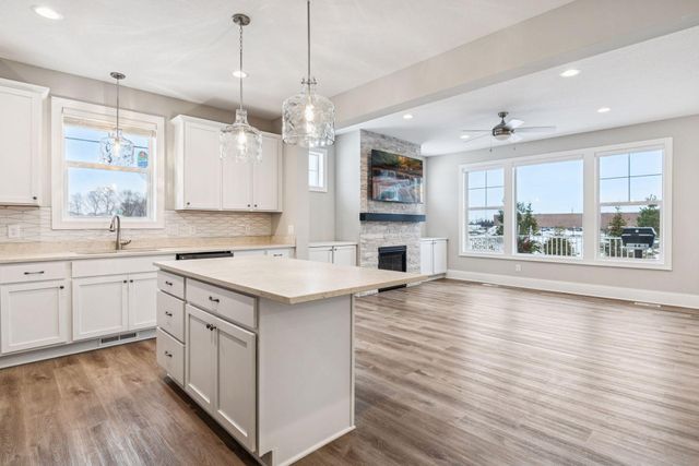 17975 Greenwich Way, Lakeville, MN 55044